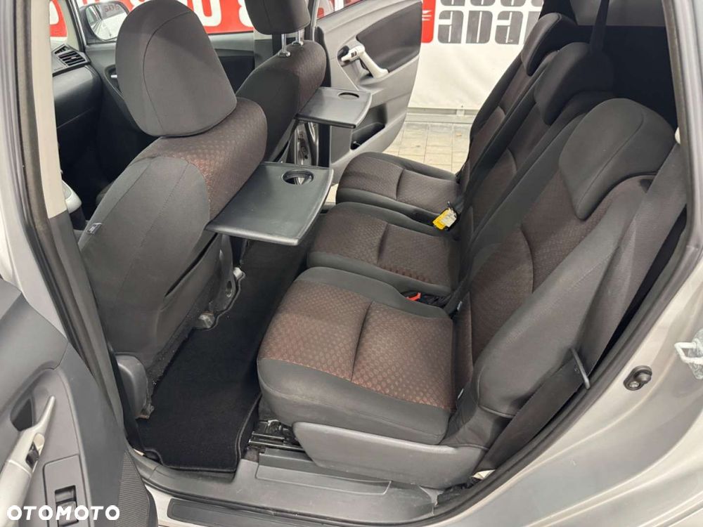 Toyota Verso - 31