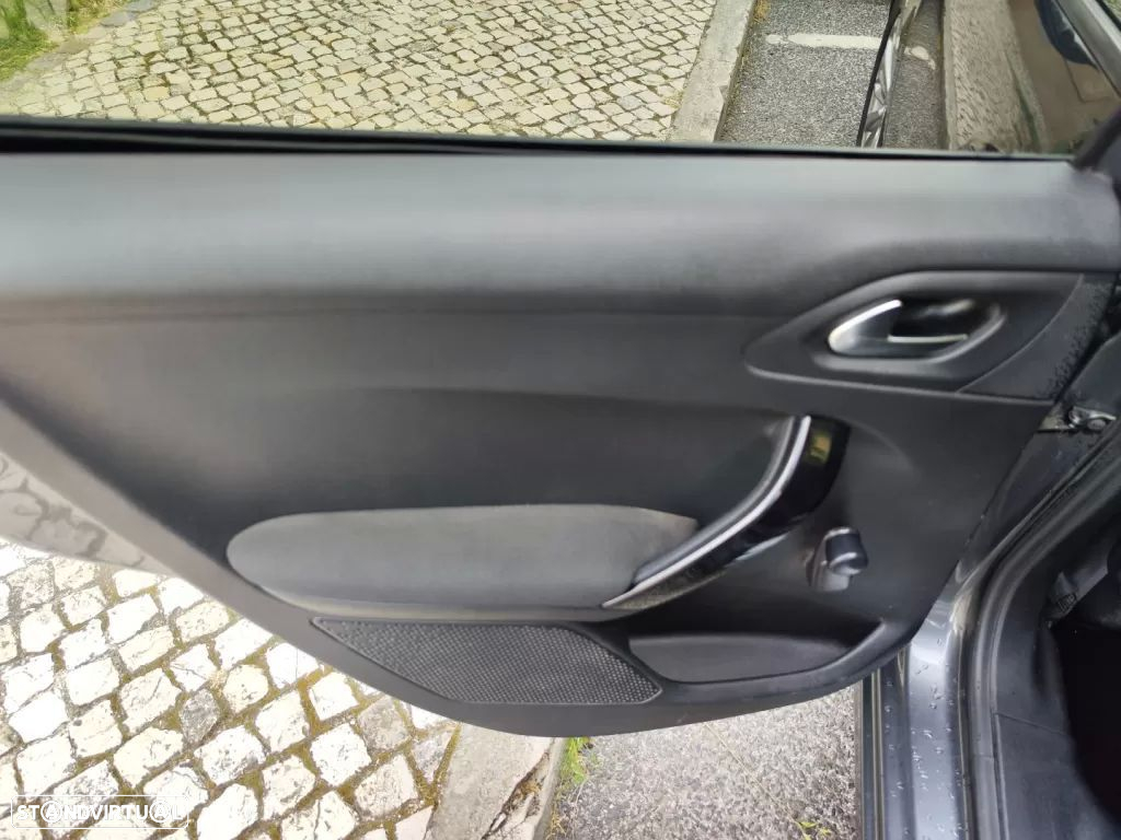 Peugeot 208 1.2 PureTech Style - 22
