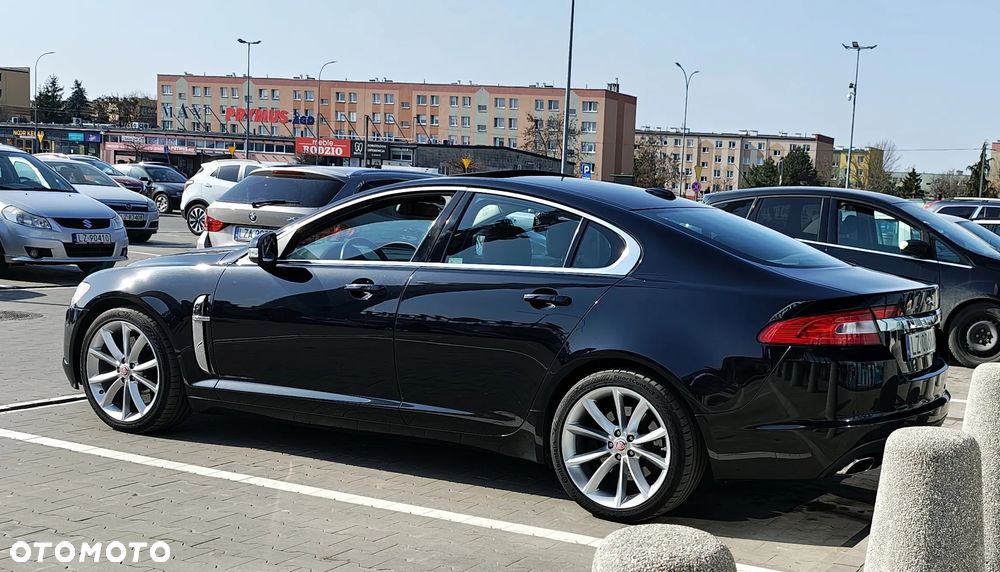Jaguar XF 4.2 Super V8 - 2