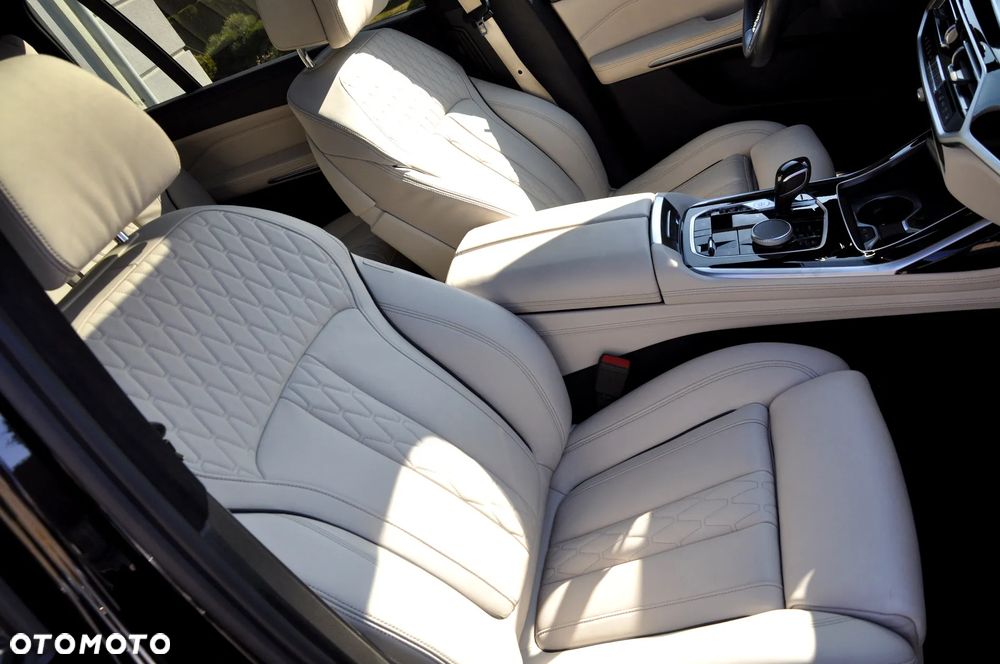 BMW X7 - 18