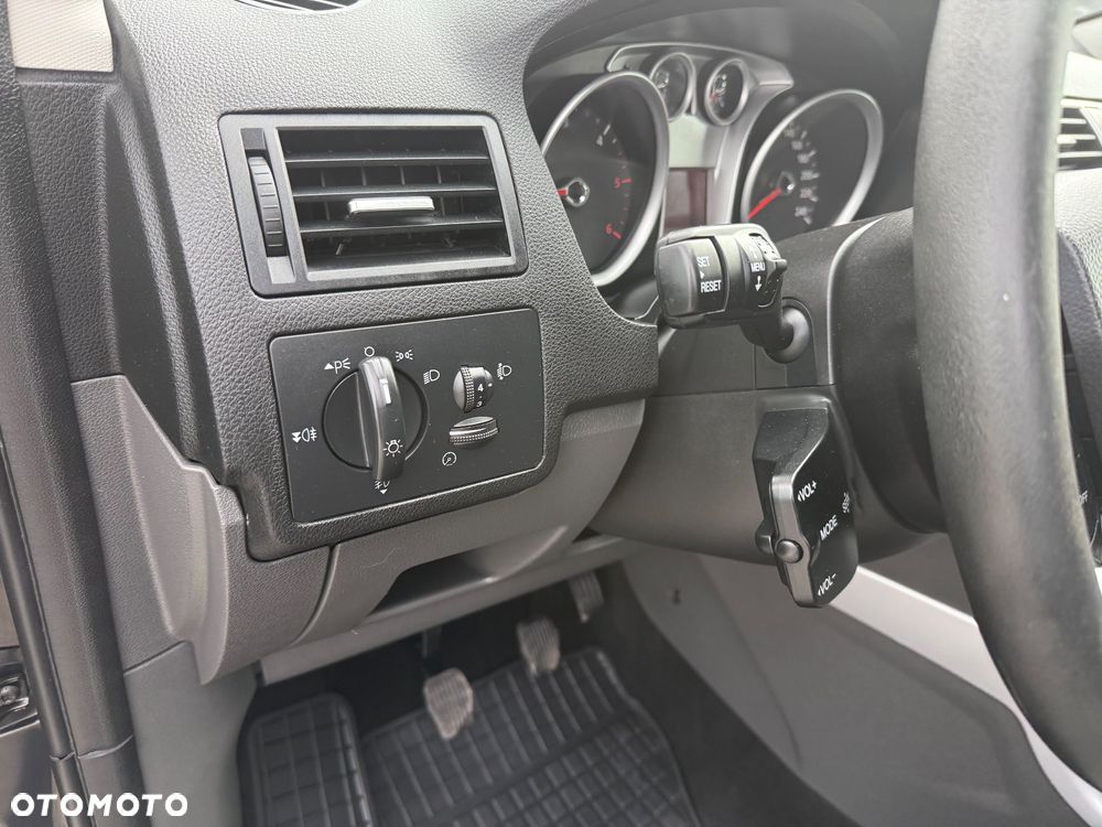 Ford Kuga 2.0 TDCi 2x4 Titanium - 19