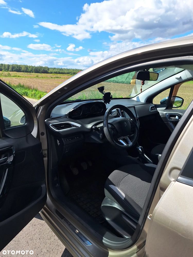 Peugeot 208 - 9