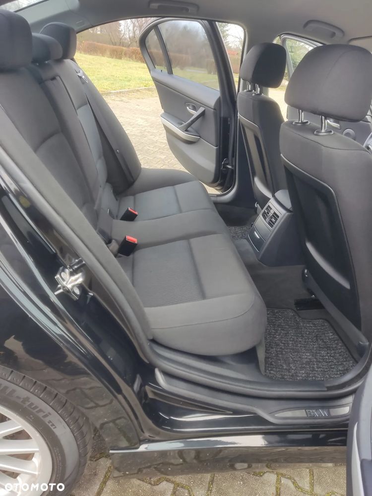 BMW Seria 3 320d DPF - 18