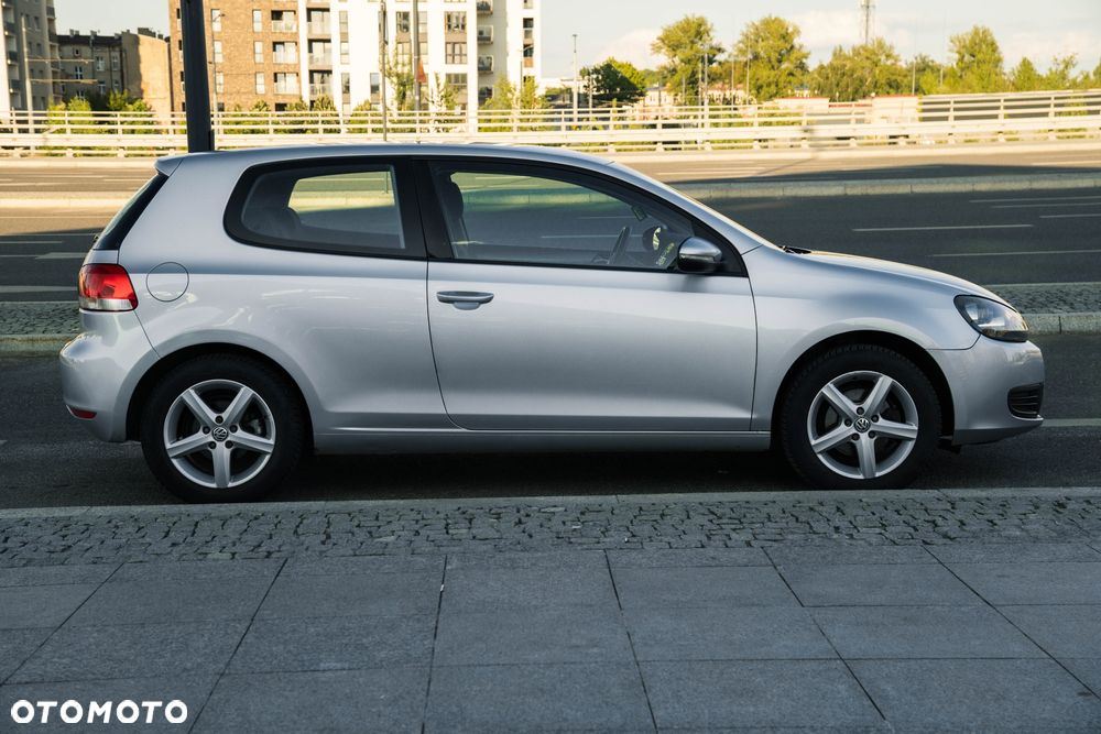 Volkswagen Golf - 6