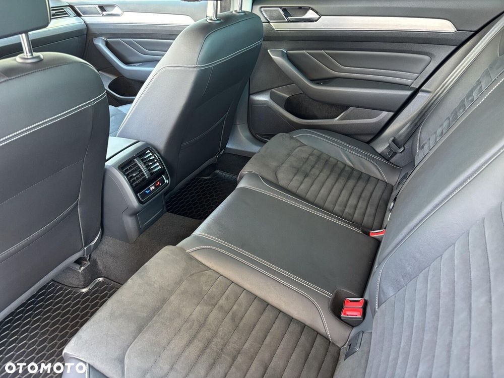 Volkswagen Passat - 18