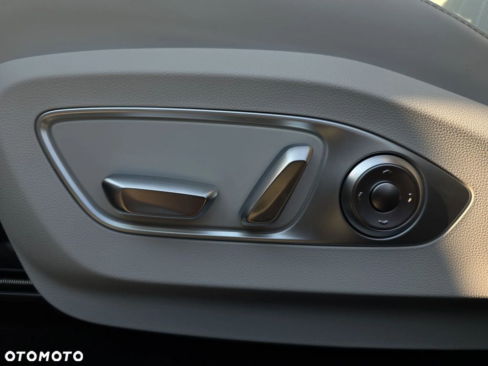 XPeng G9 94.6 kWh AWD Performance - 13