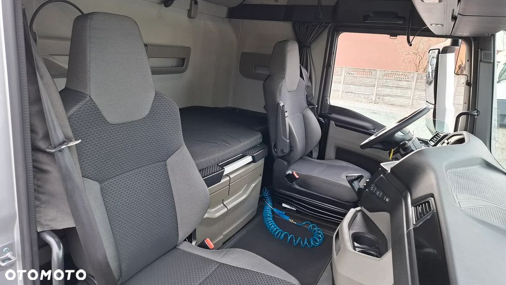 MAN TGX 18.510 / LOW DECK / MEGA / SALON PL - 24