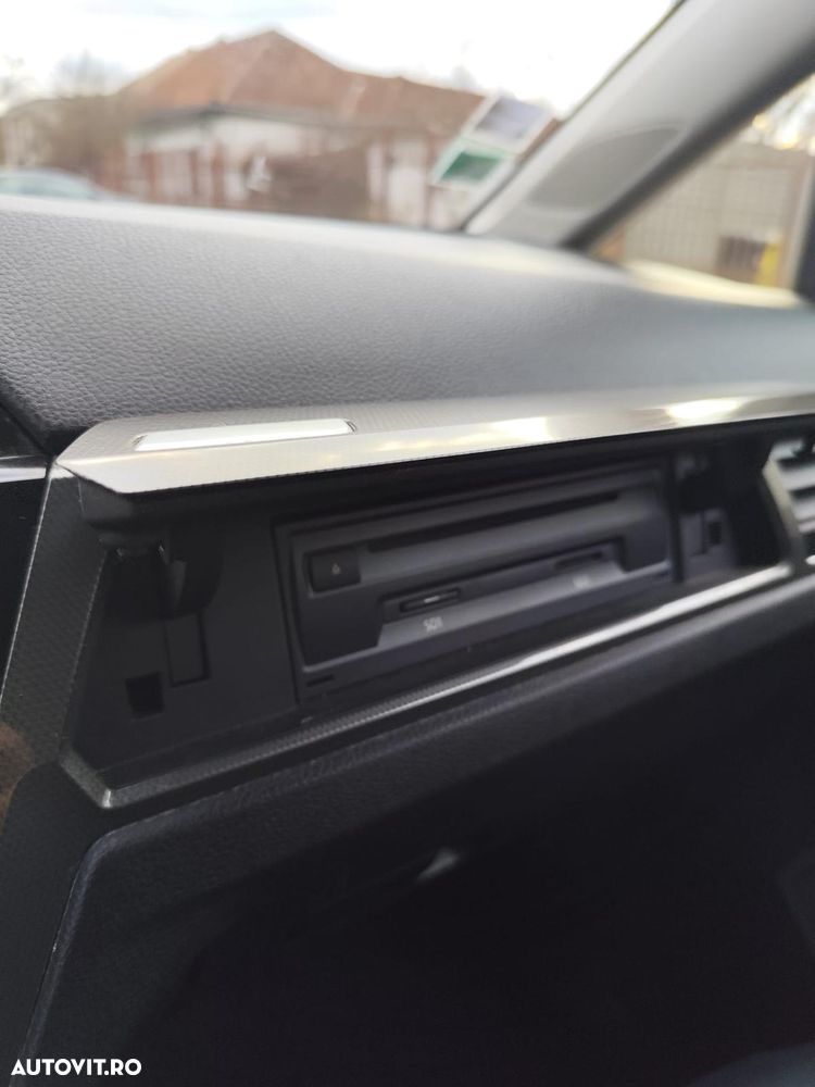 Volkswagen Touran - 12