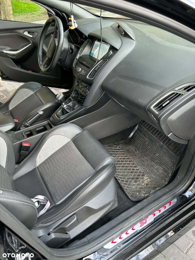 Ford Focus ST - 7