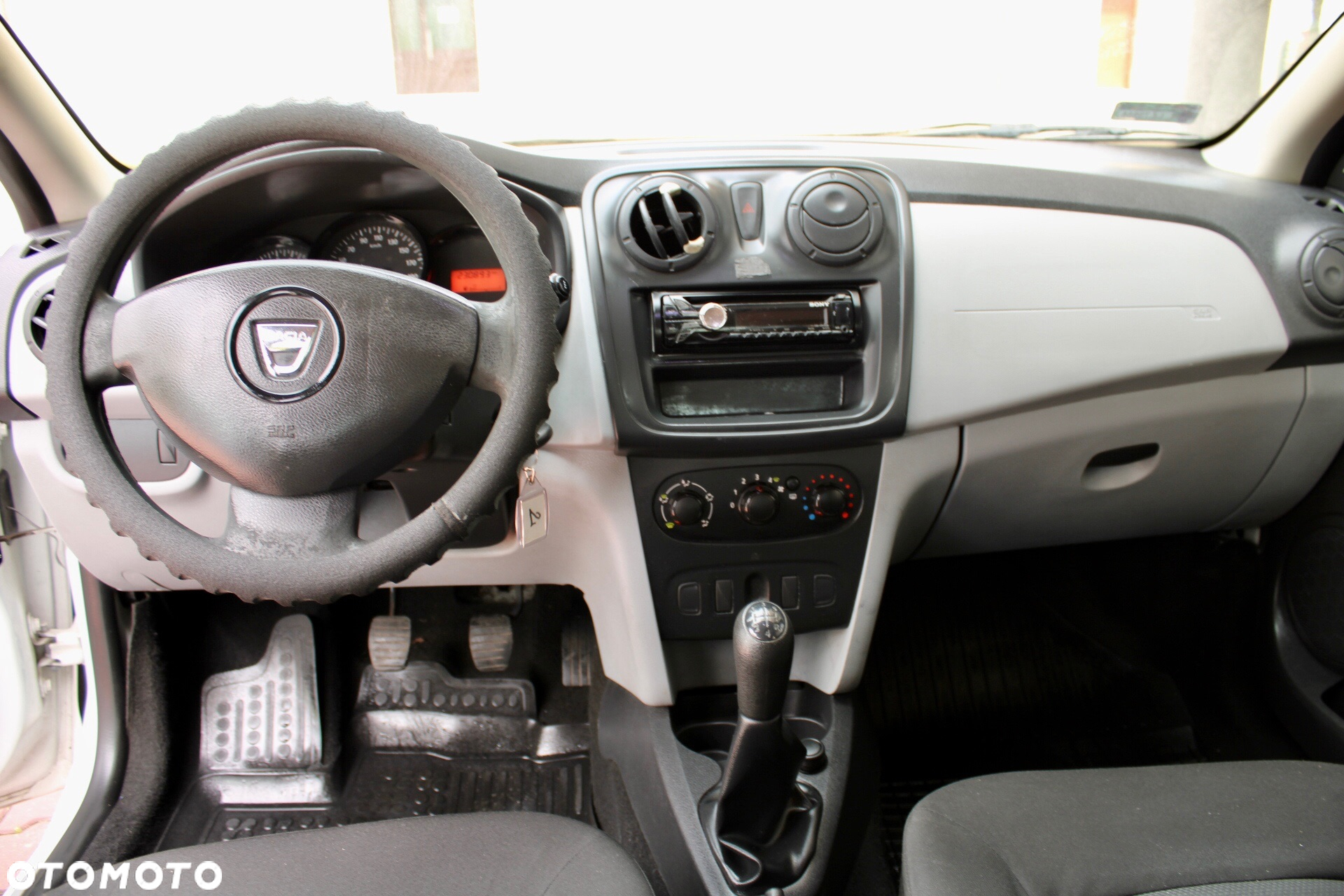 Dacia Logan 1.2 16V Access - 8