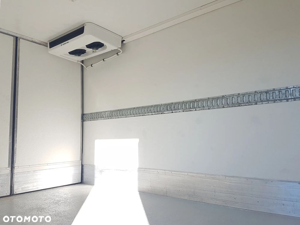 Iveco DAILY 72-180 WINDA 8EP CHŁODNIA AGREGAT IZOTERMA 4,21x2,09x2,10 GRZANIE THERMO KING V-500 MAX DMC 7,2 TONY - 23