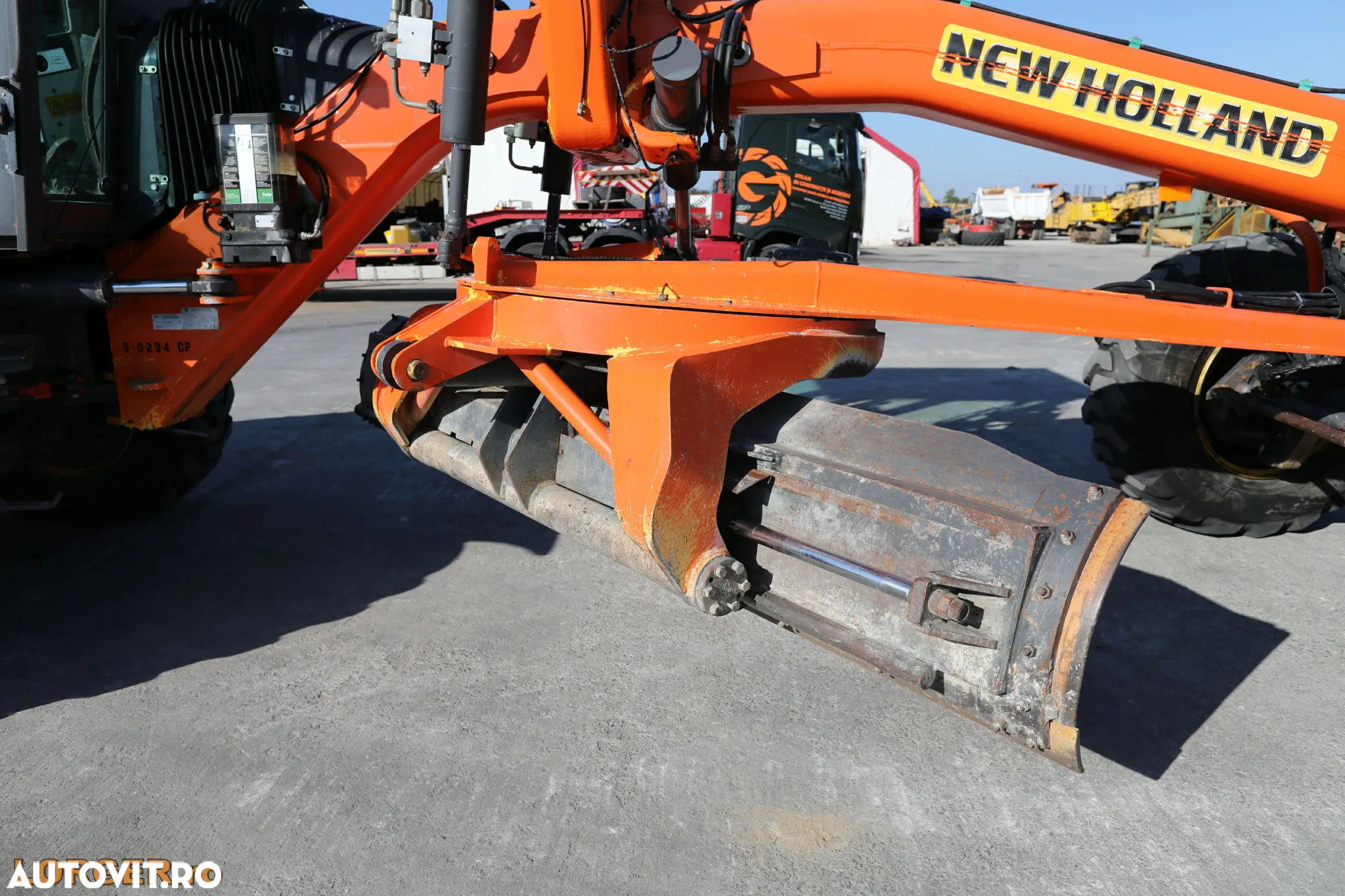 New Holland O&K F156.6 - 13
