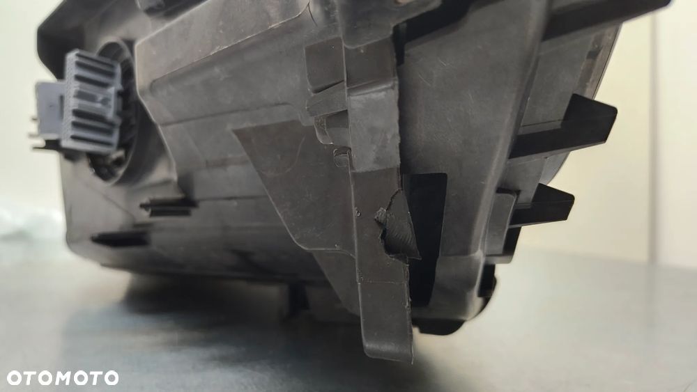 Lampa Lewa przednia Volvo XC60 II Lift - 10