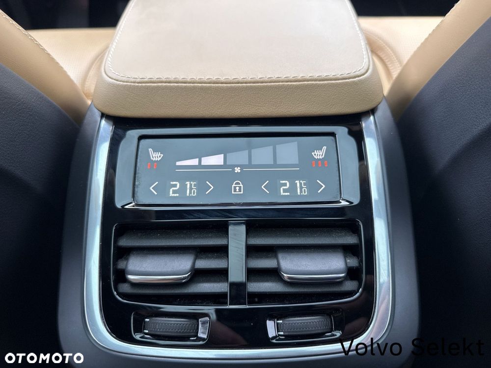 Volvo XC 90 - 32