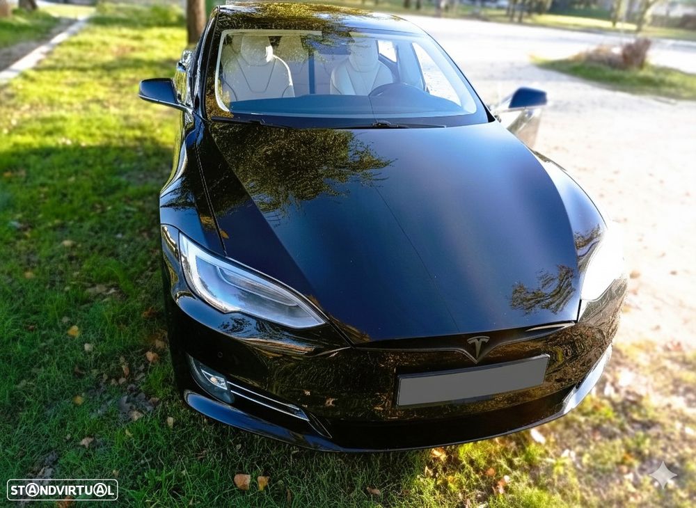 Tesla Model S - 22