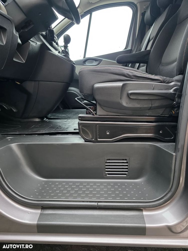 Renault Trafic - 16