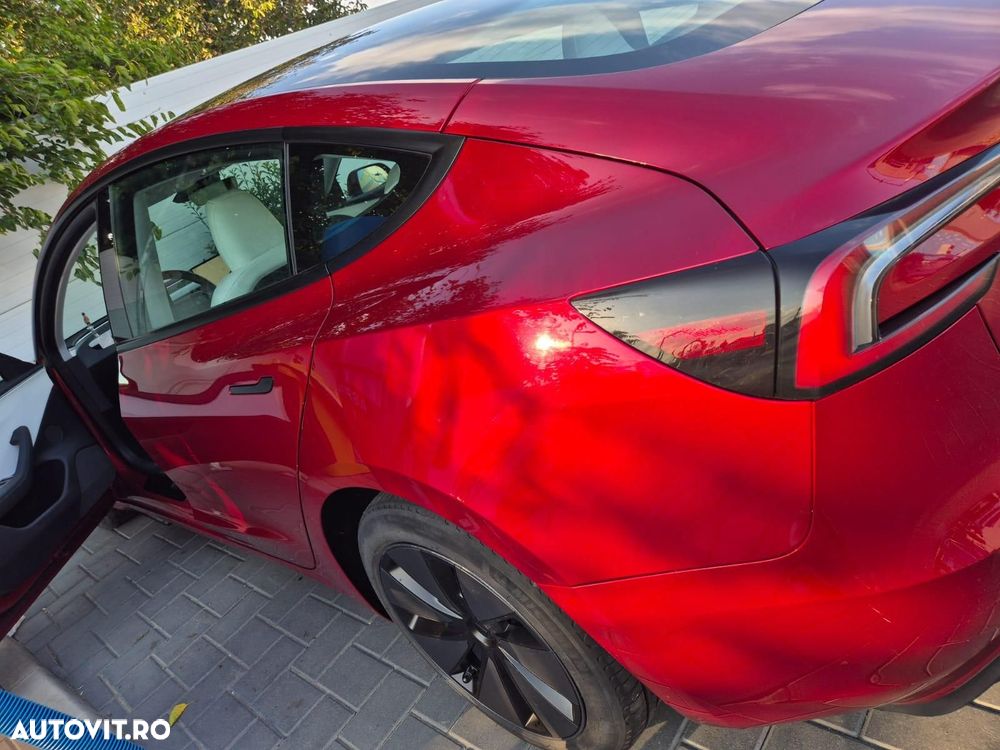 Tesla Model 3 - 7