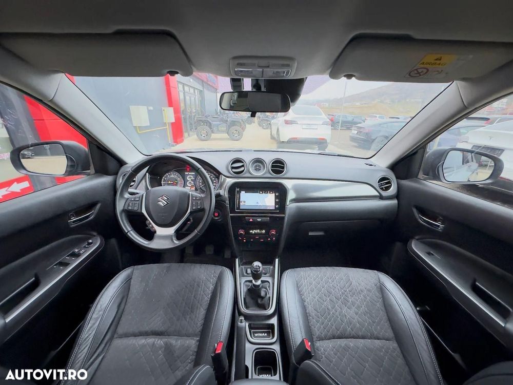 Suzuki Vitara 1.4 Boosterjet MHEV Passion - 24