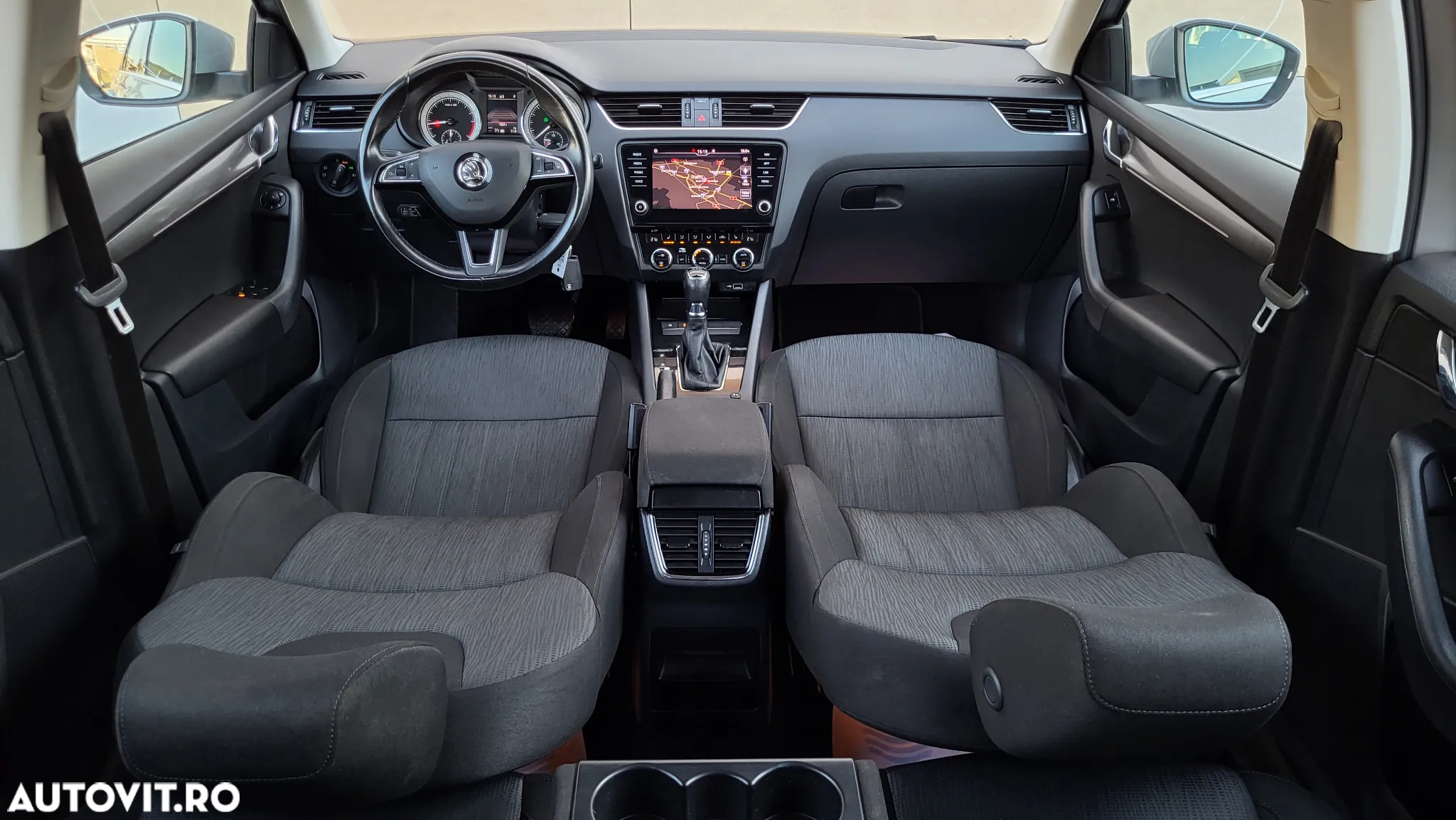 Skoda Octavia Combi 2.0 TDI (Green tec) DSG Style - 12