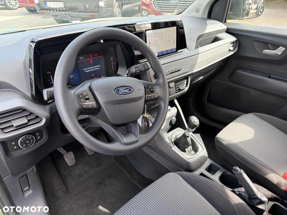 Ford Transit Courier - 10