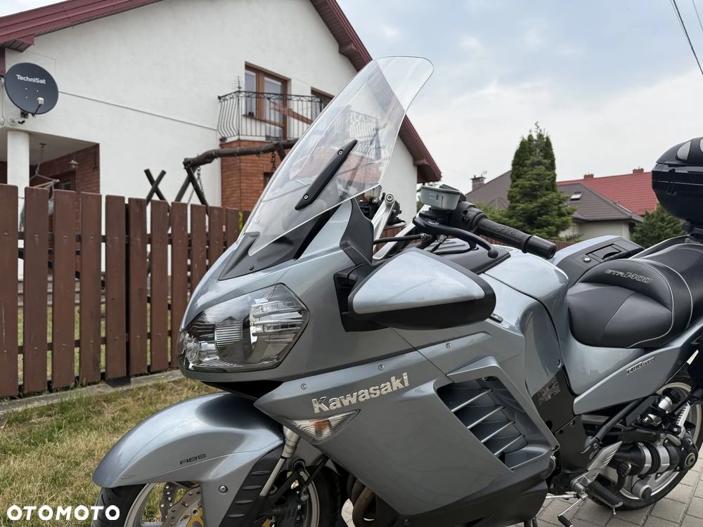Kawasaki GTR - 13