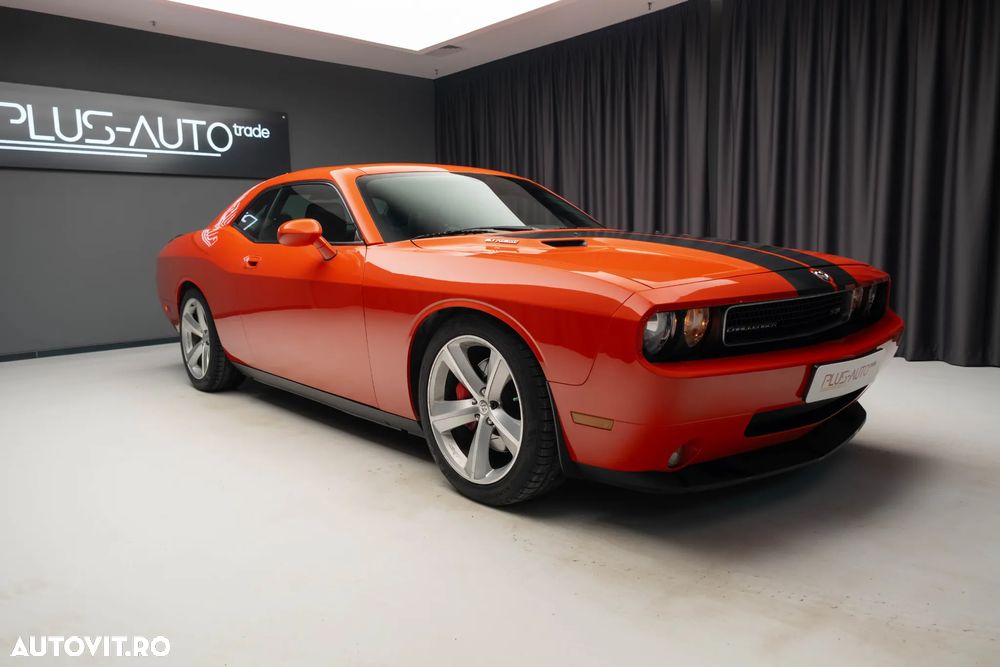 Dodge Challenger - 1