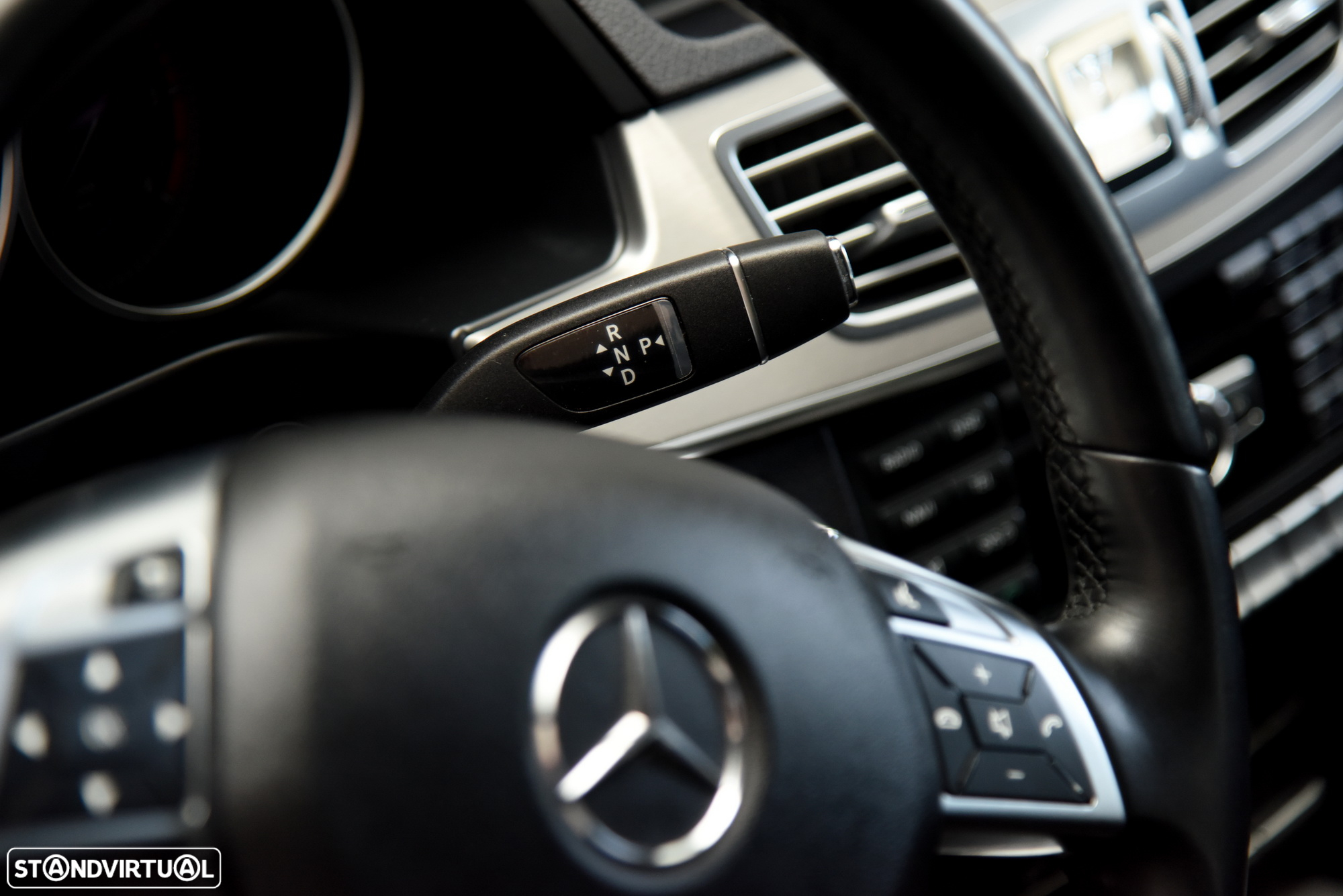 Mercedes-Benz E 300 Bluetec Hybrid Avantgarde - 19