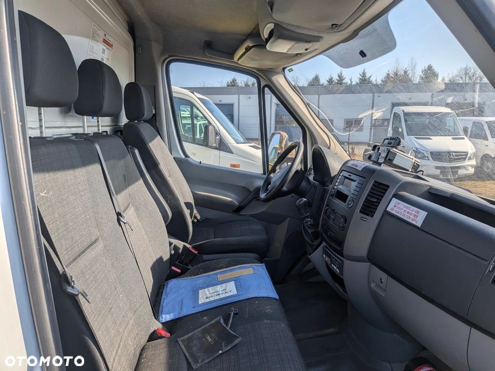 Mercedes-Benz Sprinter - 4