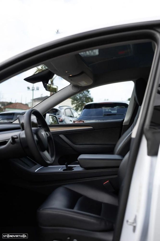 Tesla Model Y Standard - 18