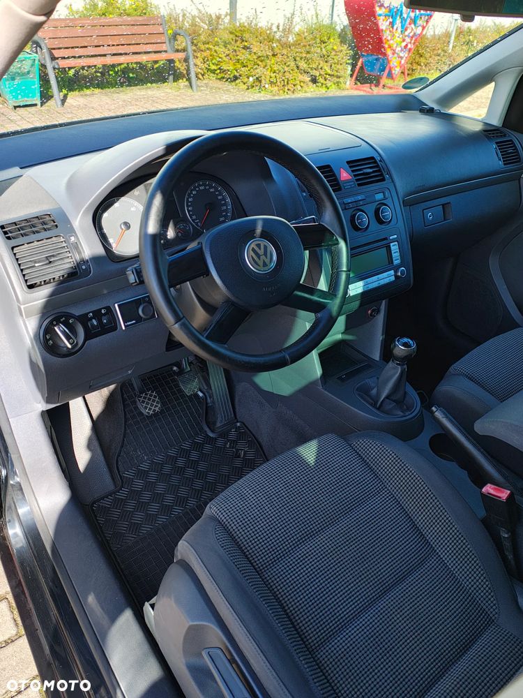 Volkswagen Touran 2.0 TDI Highline - 5