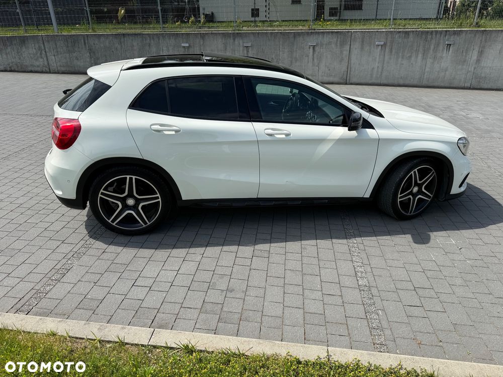 Mercedes-Benz GLA 250 4-Matic AMG Line - 4