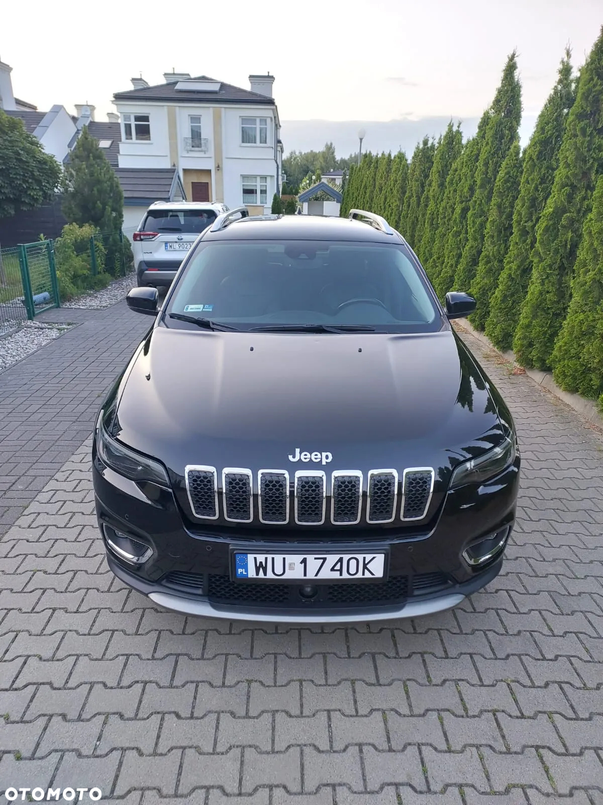 Jeep Cherokee - 12
