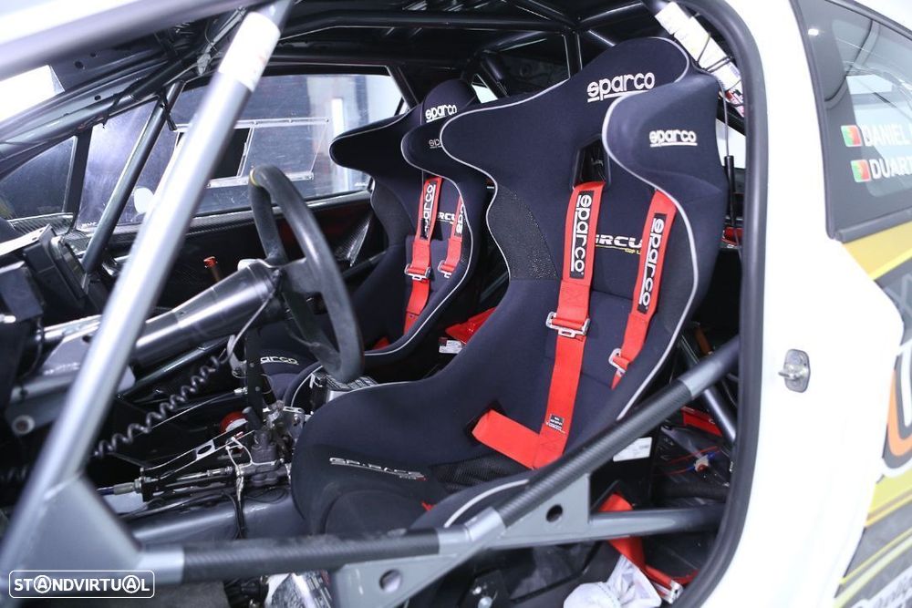 Peugeot 208 - 38