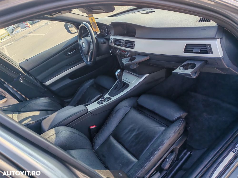 BMW Seria 3 318i Aut. Edition Sport - 24