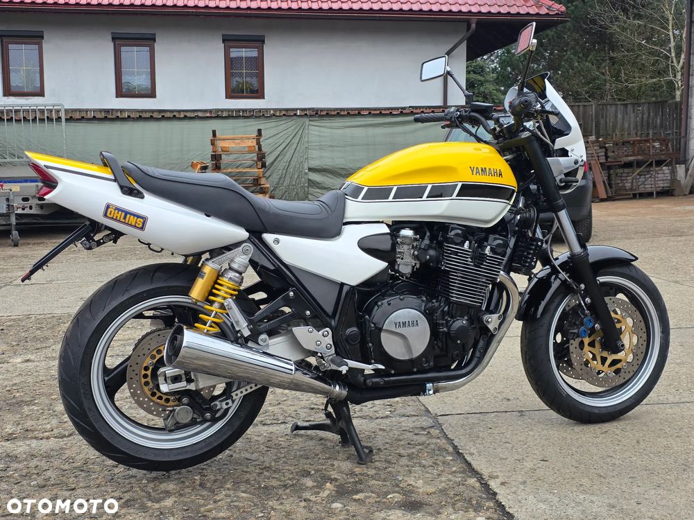 Yamaha XJR - 8