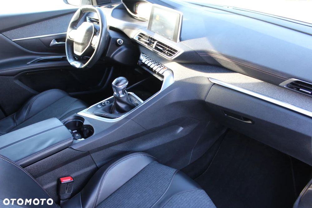 Peugeot 5008 2017