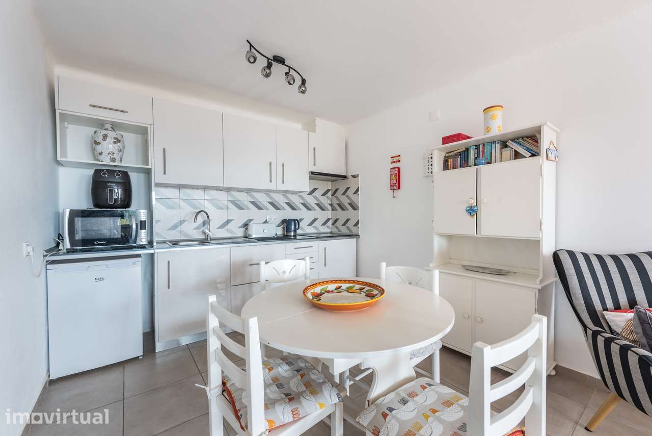 Apartamento T2 no térreo reformado com vista para o mar e grande terra - Grande imagem: 5/26