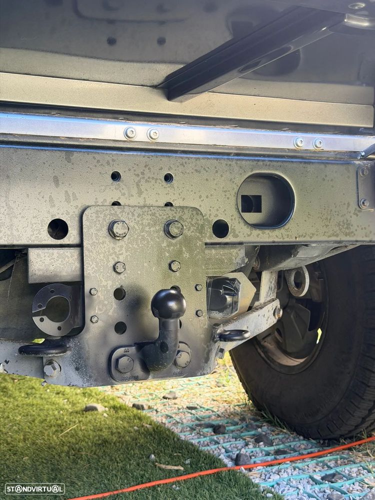 Land Rover Defender - 11