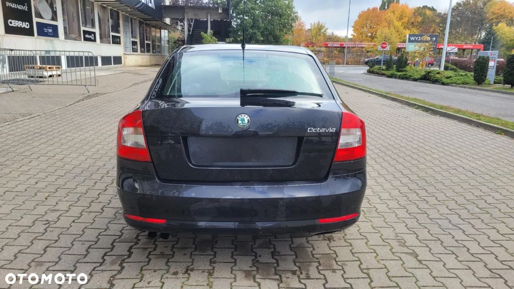 Skoda Octavia 1.4 TSI Ambiente DSG - 4