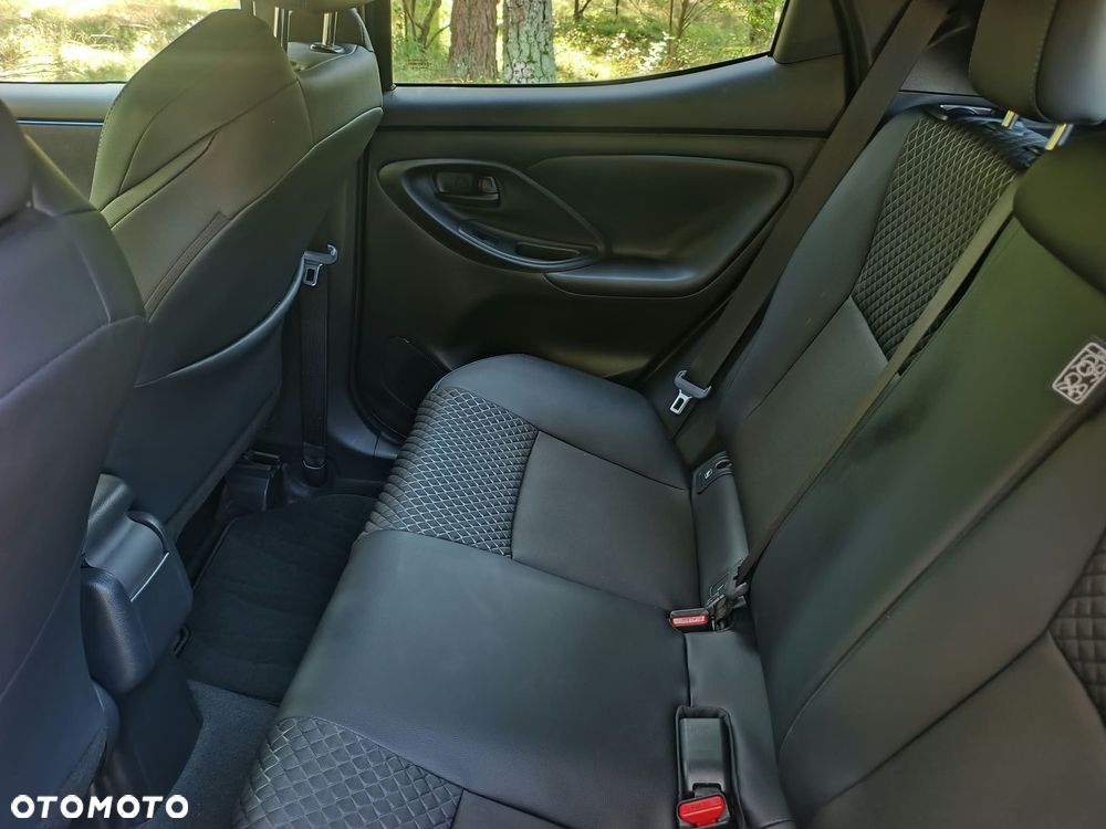 Toyota Yaris Hybrid 1.5 Executive - 19