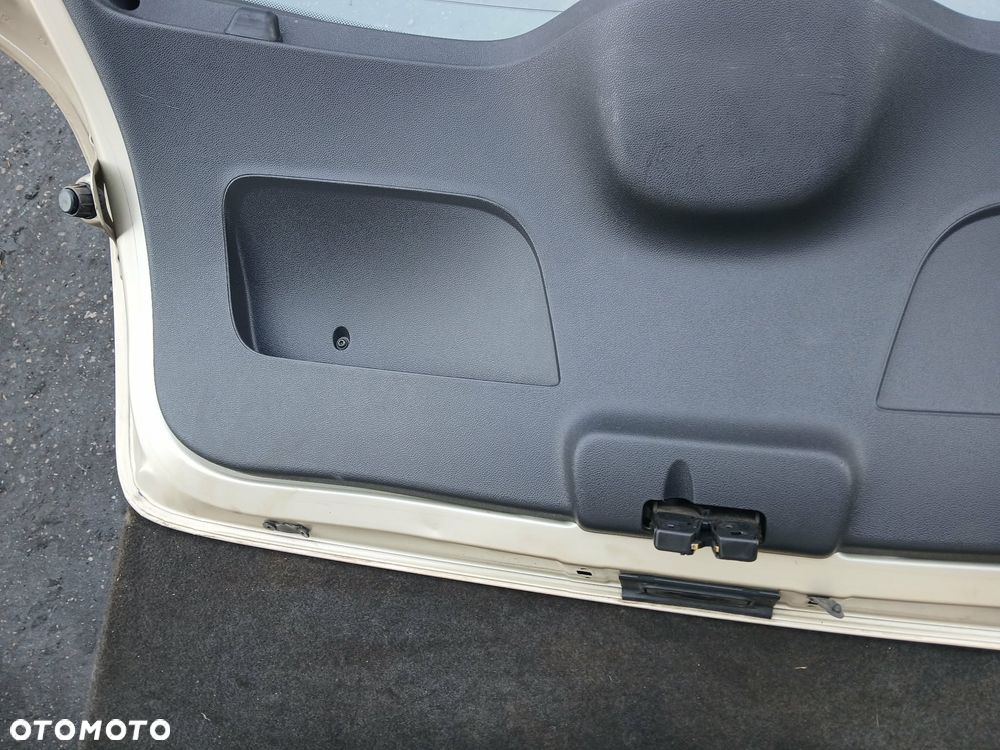 Renault Clio III Klapa bagażnika kod lakieru TED11 - 8