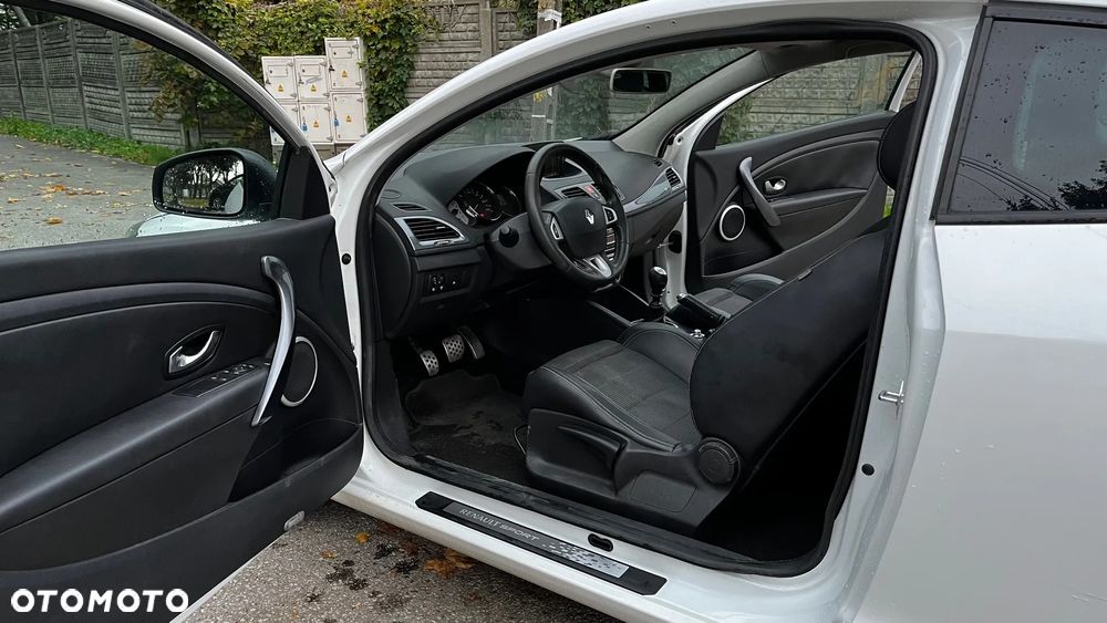 Renault Megane 2.0 dCi GT Robert Kubica - 8