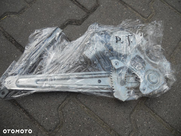 Podnośnik szyby ISUZU D-max PRAWY TYŁ