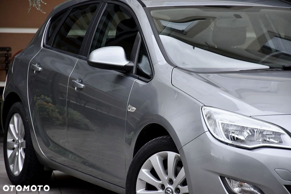 Opel Astra 1.6 Turbo Color Edition - 9