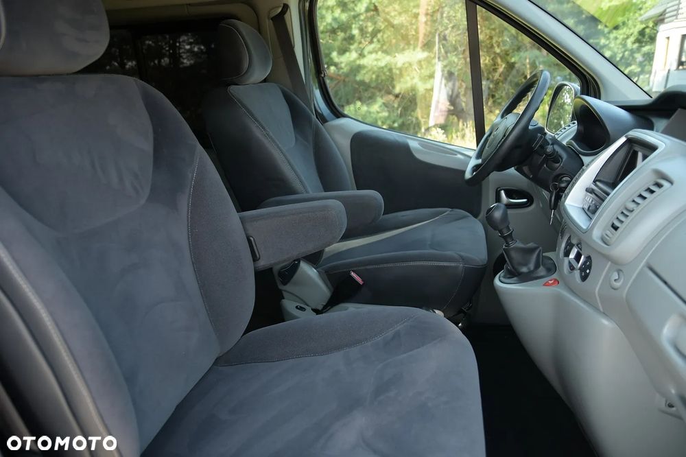 Renault Trafic Grand Passenger Black Edition - 20