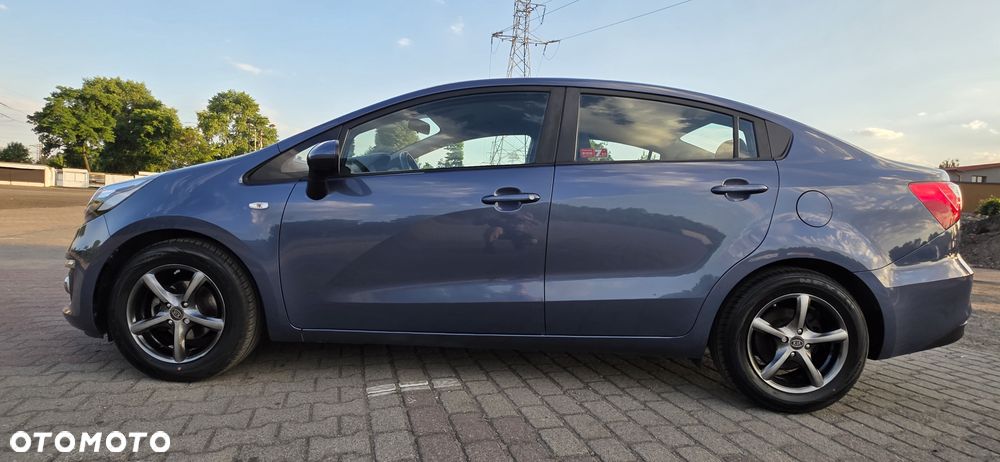 Kia Rio 1.2 L - 3