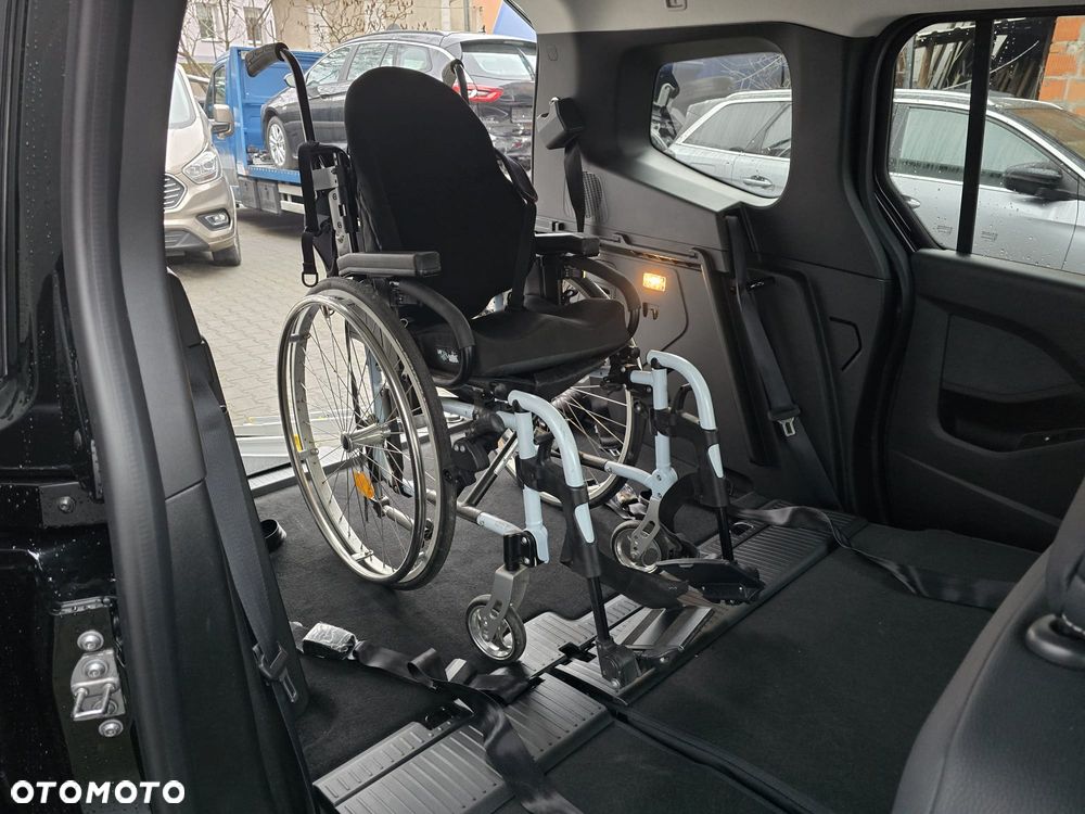 Mercedes-Benz Klasa T 180 d Progressive - 4