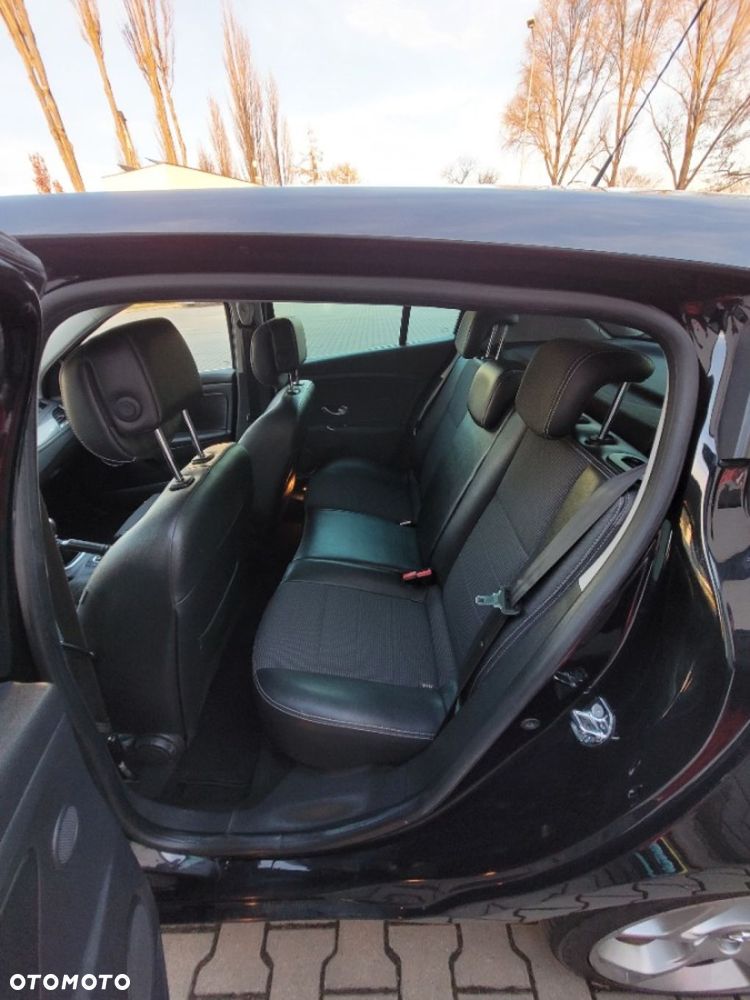 Renault Megane TCe 180 GT - 15