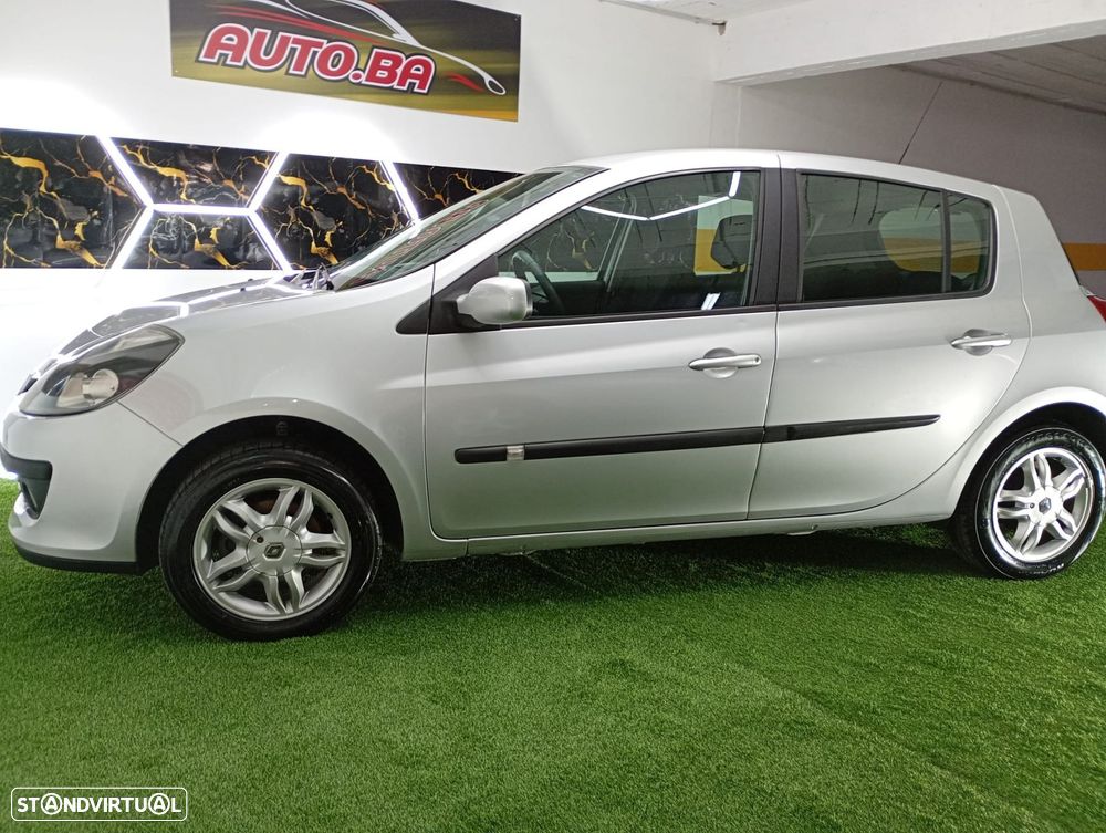 Renault Clio 1.2 16V Dynamique - 32