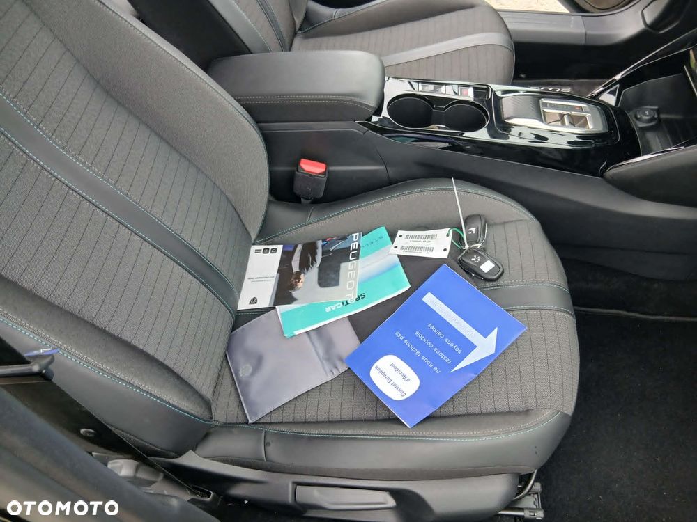 Peugeot 2008 1.5 BlueHDi Allure Pack S&S EAT8 - 20
